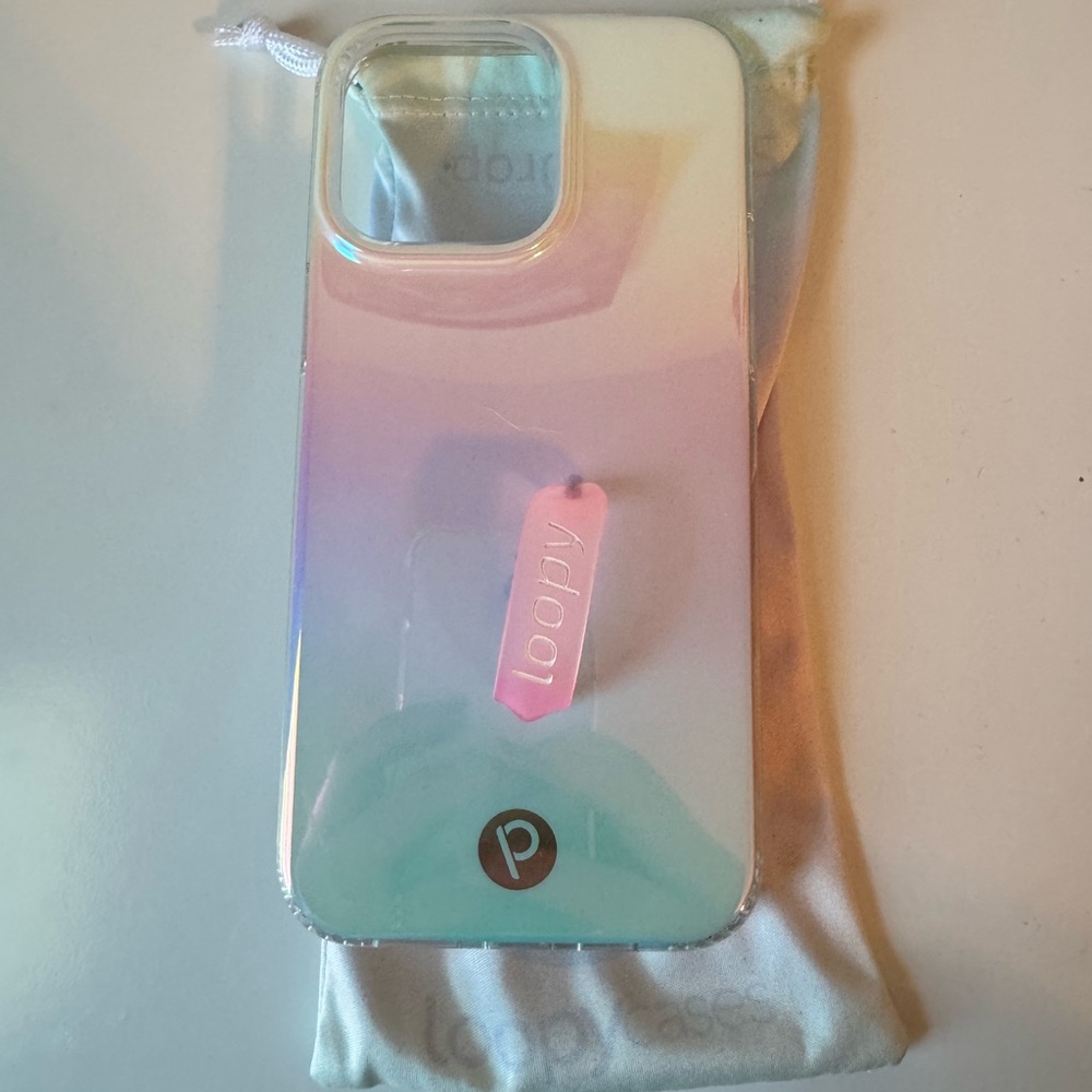 Loopy cases iPhone 15 pro max Pearl. LEFTY